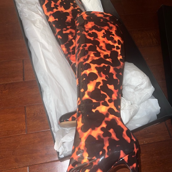 Dries Van Noten
Printed Patent-leather Knee Boots IT40 - Picture 3 of 3